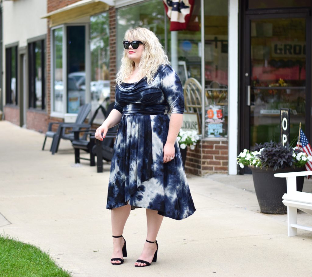 A Plus Size Tie Dye Dress by Kiyonna, that fits true to size and would be perfect for a bohemian wedding. Kimono creates quality dresses that last. 