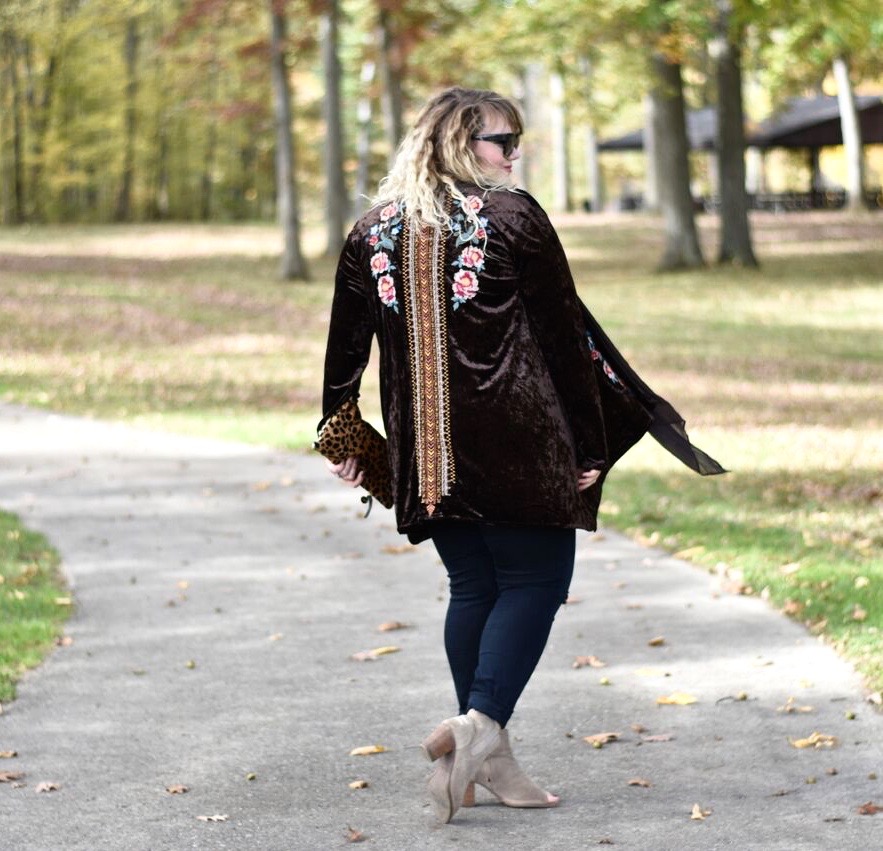 Velvet cardigan from Pink Coconut Boutique, a trendy boutique that offers both regular and plus size clothing options. Velvet is a hot trend this holiday. 