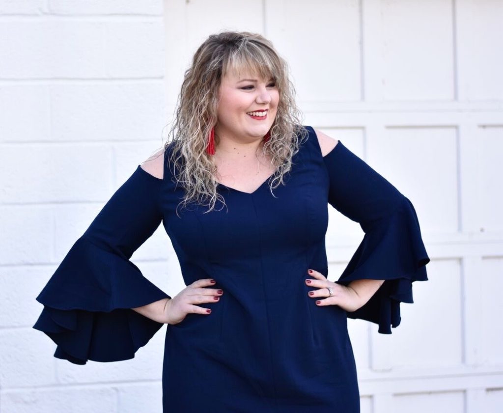 In this post I am sharing a dress from the Maggy London curve line "London Times Curve". Maggy London is a brand that specializes in femininity. 