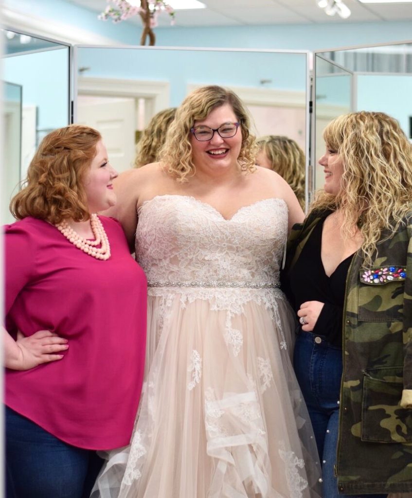 Bombshell Bridal Boutique. On the blog today I am sharing a fabulous plus size bridal boutique here in Michigan. I am also sharing how to have your true style shine through on your wedding day! 