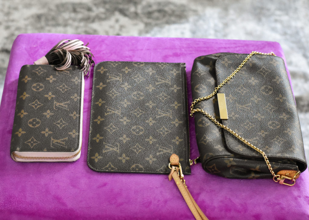 Louis Vuitton Zippy Wallet Review. In this post I am sharing a review of the Louis Vuitton Zippy Wallet in Monogram Canvas. 