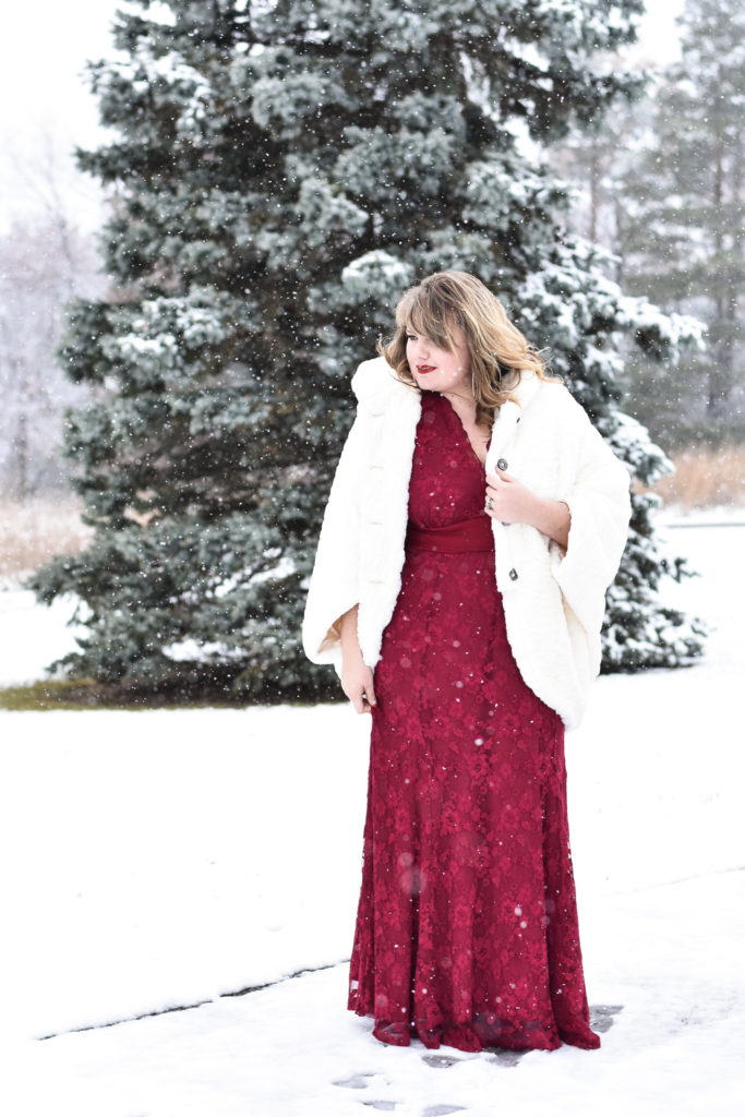 Winter Glam : The Kiyonna Edit. Sharing a the Kiyonna Screen Siren Gown in red on the blog, with fit details, how to style and best places to wear. 