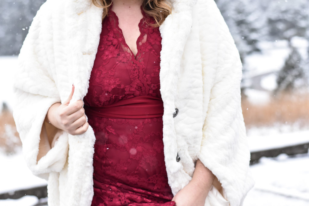 Winter Glam : The Kiyonna Edit. Sharing a the Kiyonna Screen Siren Gown in red on the blog, with fit details, how to style and best places to wear. 