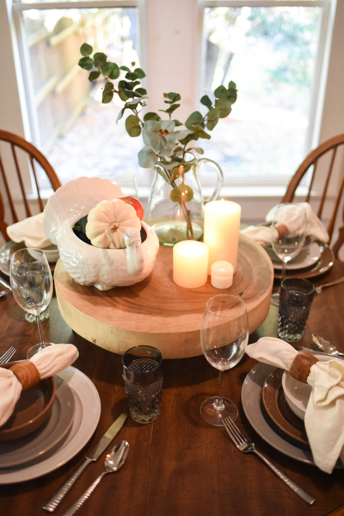 My Thanksgiving Table With Twelve Oaks Mall. Sharing how I styled my casual and earthy Thanksgiving table with Twelve Oaks Mall in Novi MI.