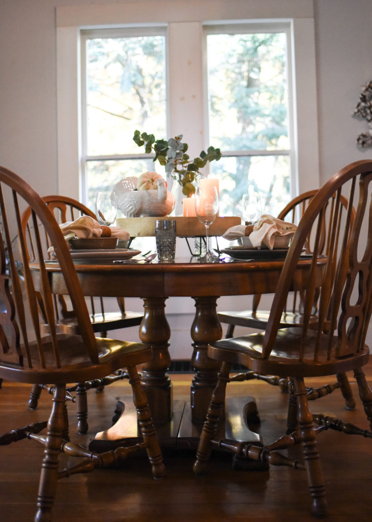 My Thanksgiving Table With Twelve Oaks Mall. Sharing how I styled my casual and earthy Thanksgiving table with Twelve Oaks Mall in Novi MI.