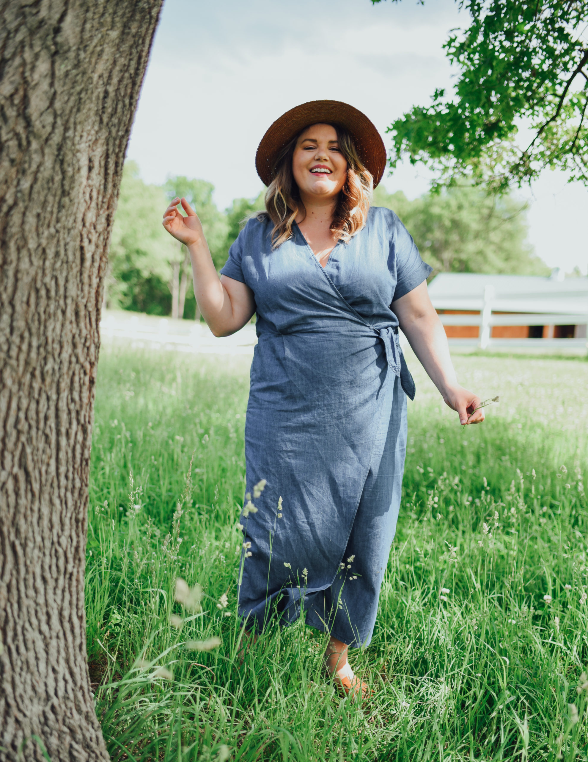 Styling A Jumpsuit For Summer. Sharing a beautiful chambray jumpsuit from Eloquii, and how I styled it for a casual summer outfit.