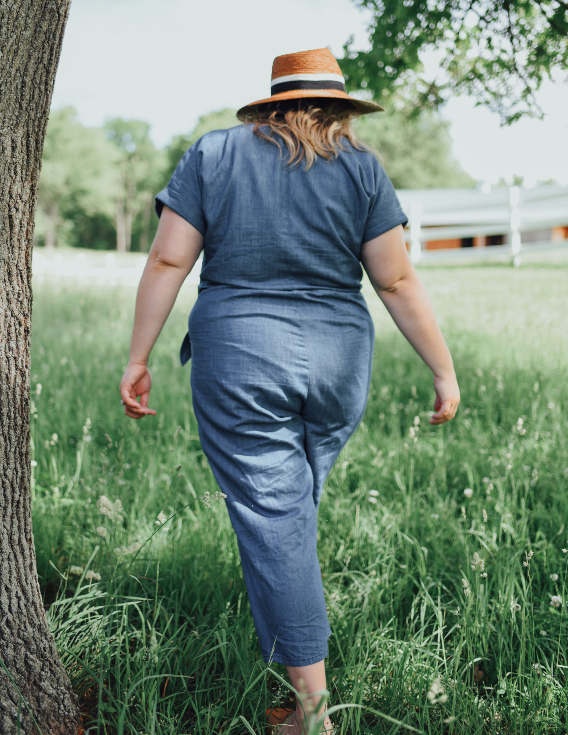 Styling A Jumpsuit For Summer. Sharing a beautiful chambray jumpsuit from Eloquii, and how I styled it for a casual summer outfit.