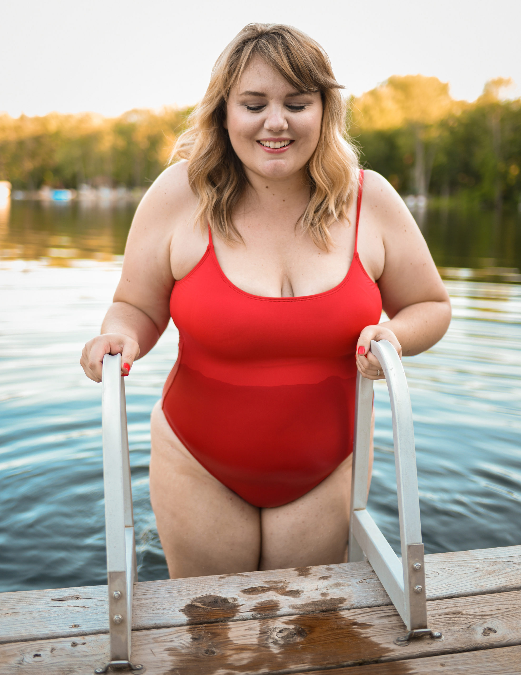 Lake Life With Andie Swim. Andie Swim is a size inclusive swim brand that creates quaility suits for every woman. I am featuring three one piece suits. 