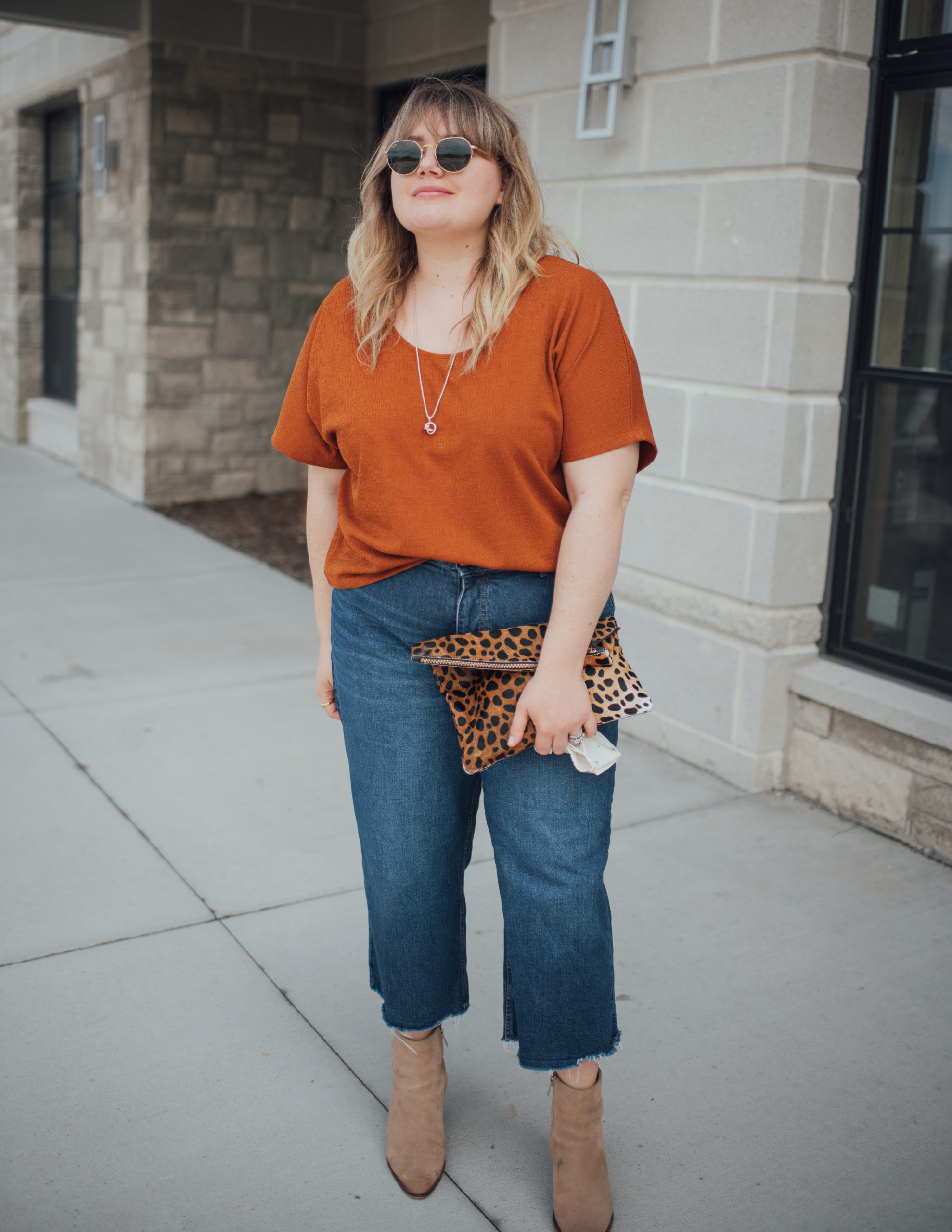This elevated jeans and tee post features a chic plus size outfit that you can easily dress up or down! Wear anytime of year! 