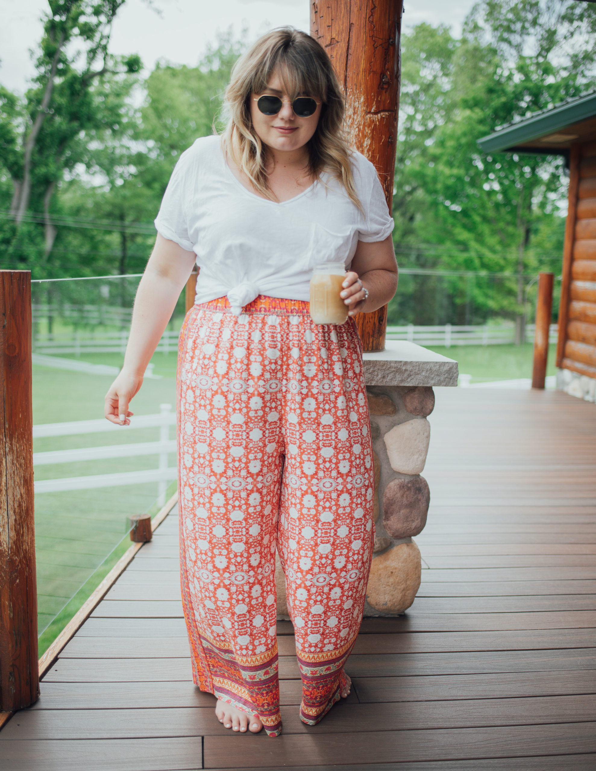 Wide leg pants for summer! I love this plus size pair from Anthropologie, printed pants for summer are fabulous! 