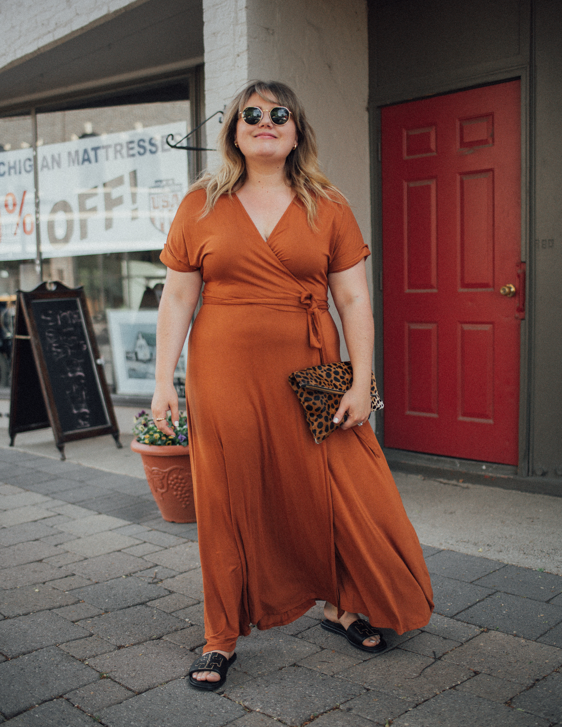 Thats a Wrap Dress. Sharing a roundup of plus size wrap dresses perfect for summer dressing! Having a wrap dress in your closet is key! 