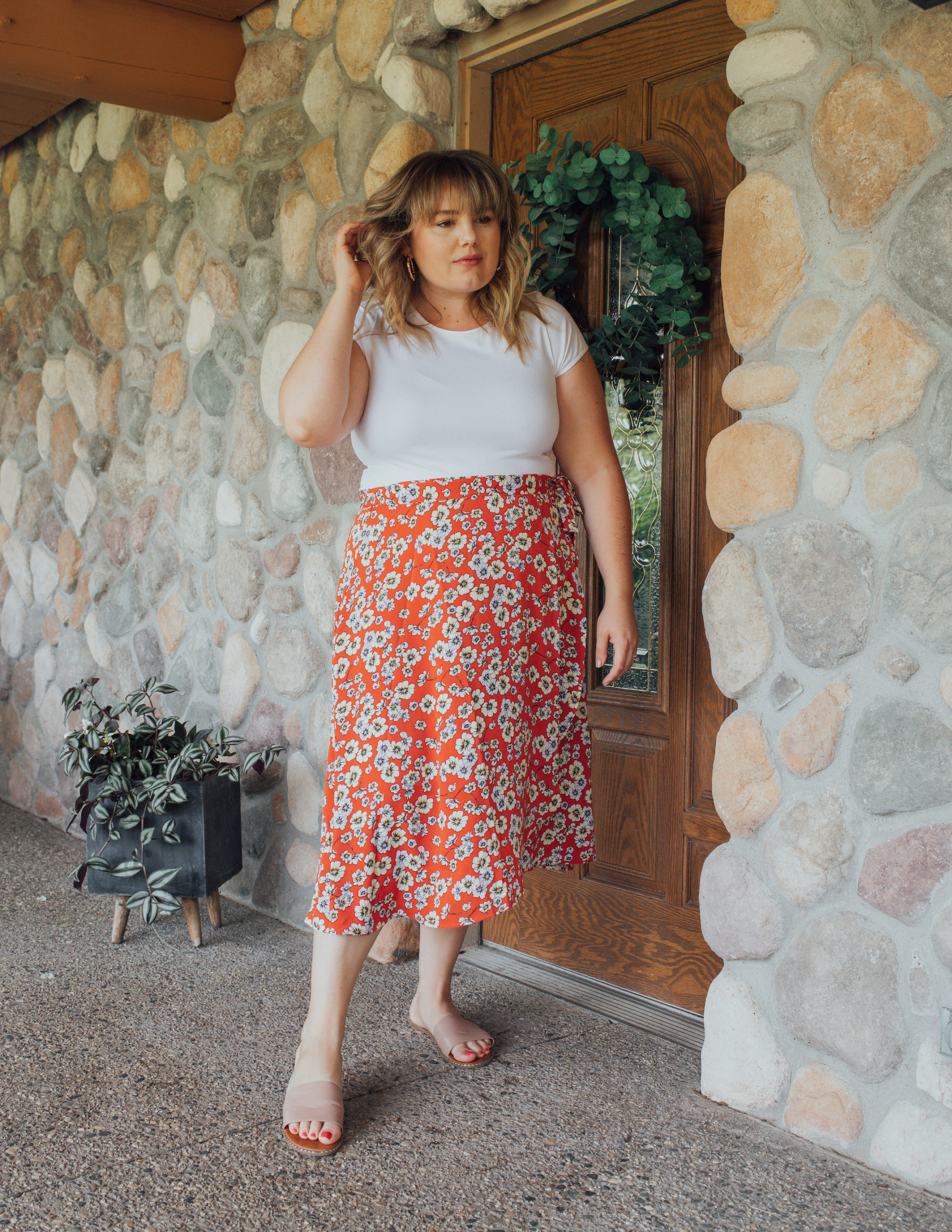 Sharing a fab plus size bodysuit + skirt from Walmart on the blog! Get this entire outfit for $60, what a steal!