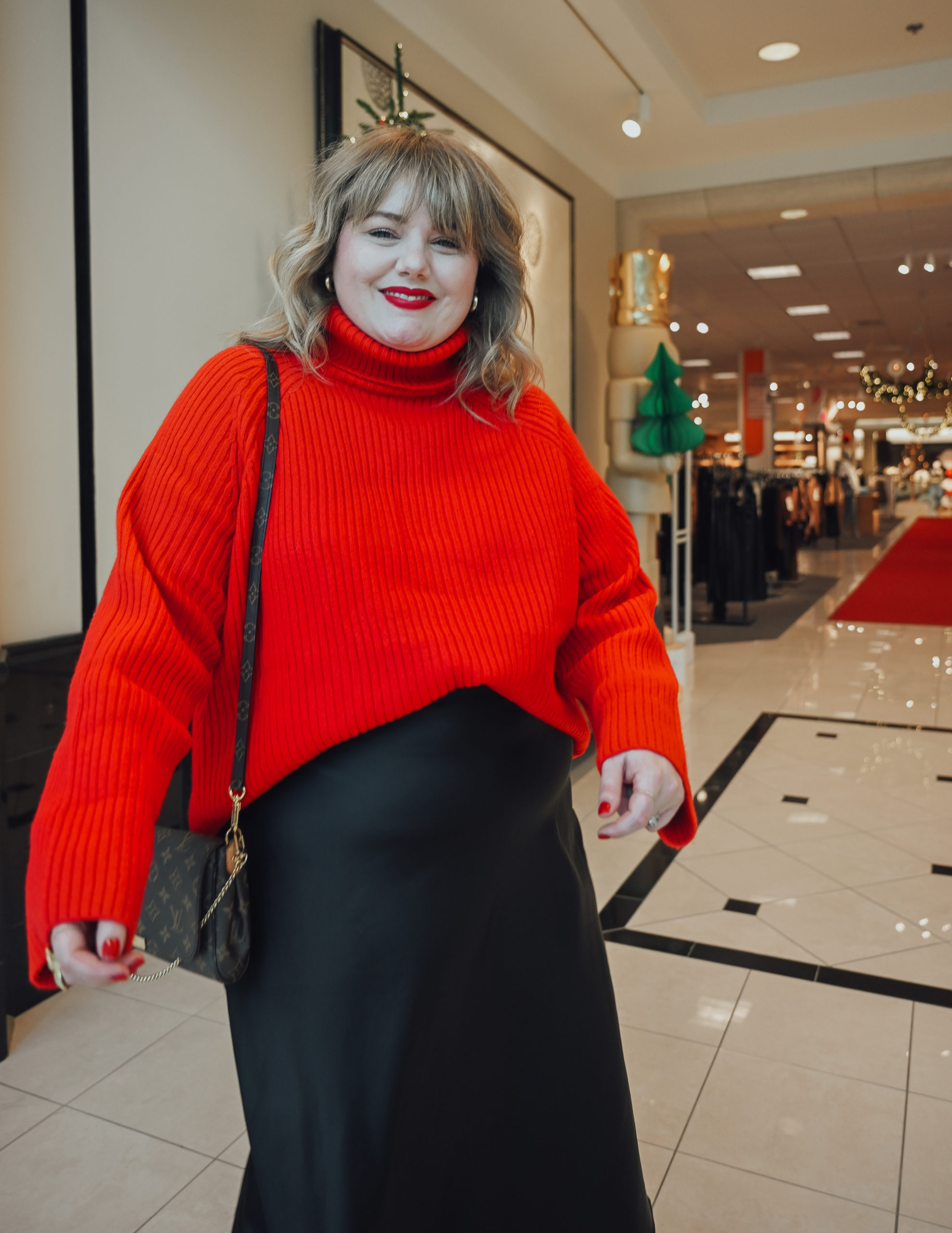 Sharing a plus size outfit that is easily dressed up for the holidays. Shop this outfit at Twelve Oaks Mall and through my blog. 