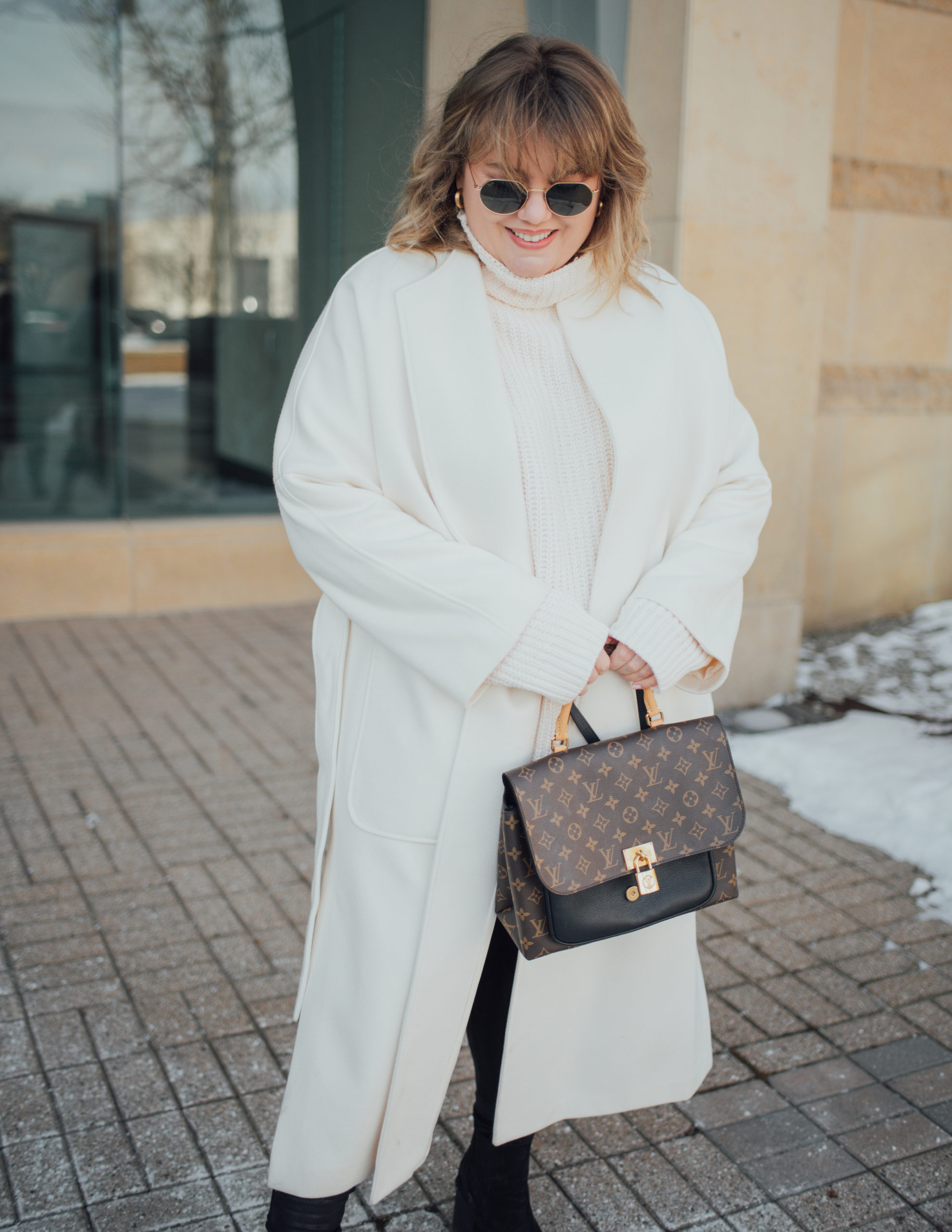 Sharing a winter white chic outfit that is a source of joy for me! Dress in things that make you happy, I love this outfit!  