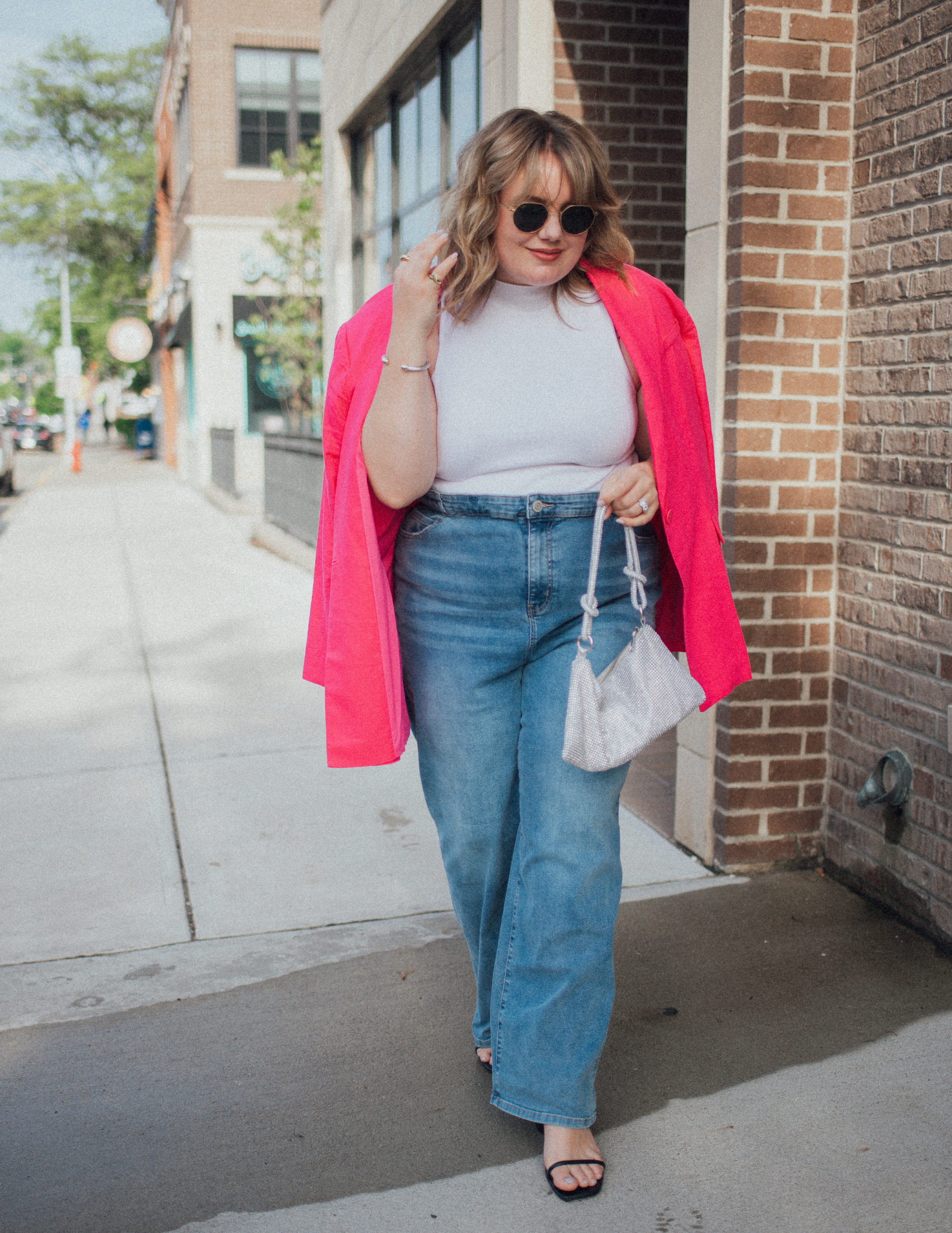 Sharing a plus size blazer outfit idea for summer! Blazers are the trend right now and having a bright option in a summer fabric is key! 